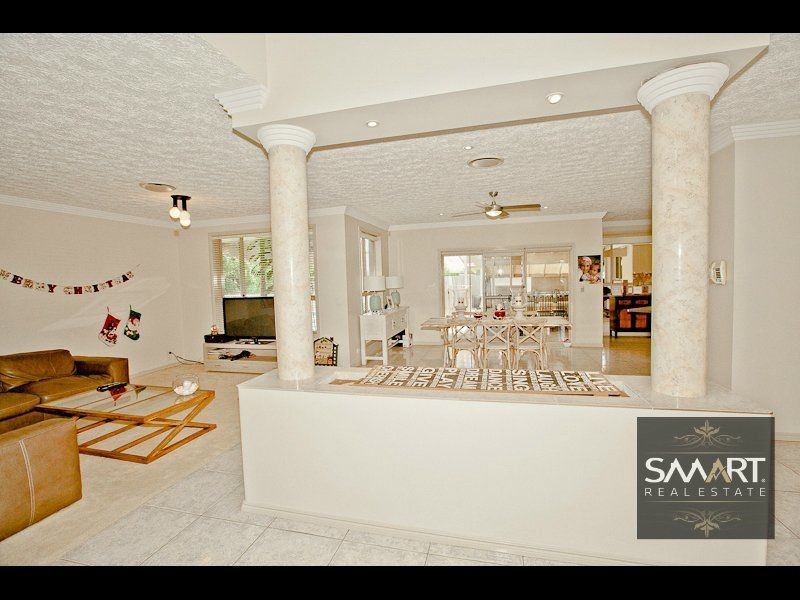 10 Kilbreck Street, Benowa Waters QLD 4217