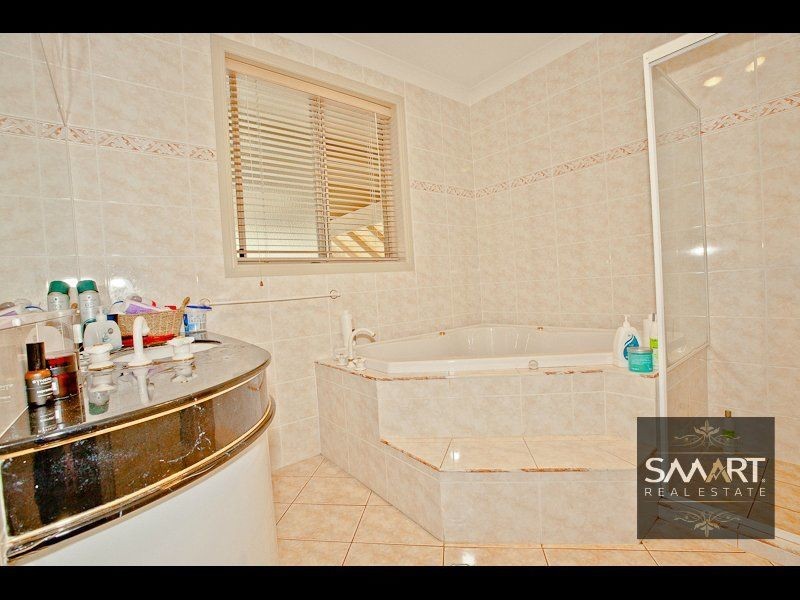 10 Kilbreck Street, Benowa Waters QLD 4217