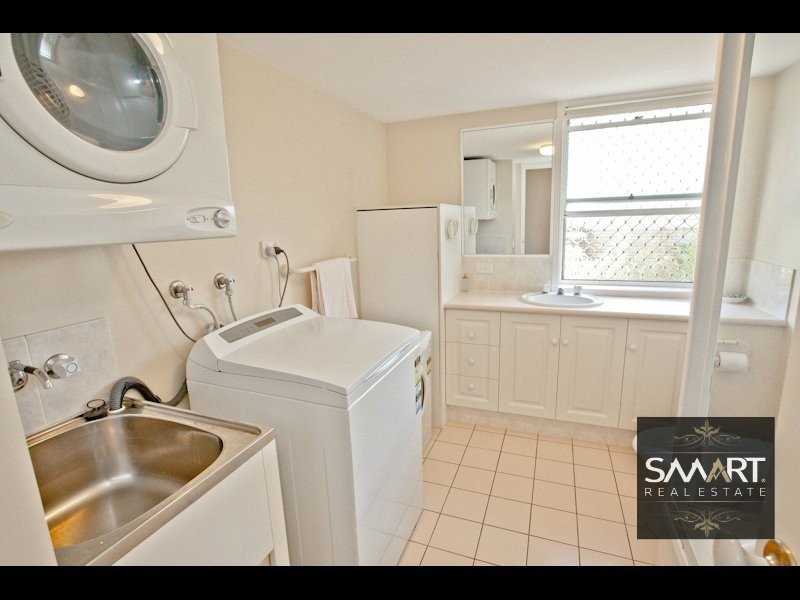 Chevron Island QLD 4217