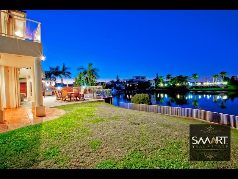 Clear Island Waters QLD 4226