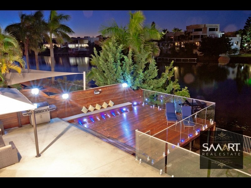 Clear Island Waters QLD 4226