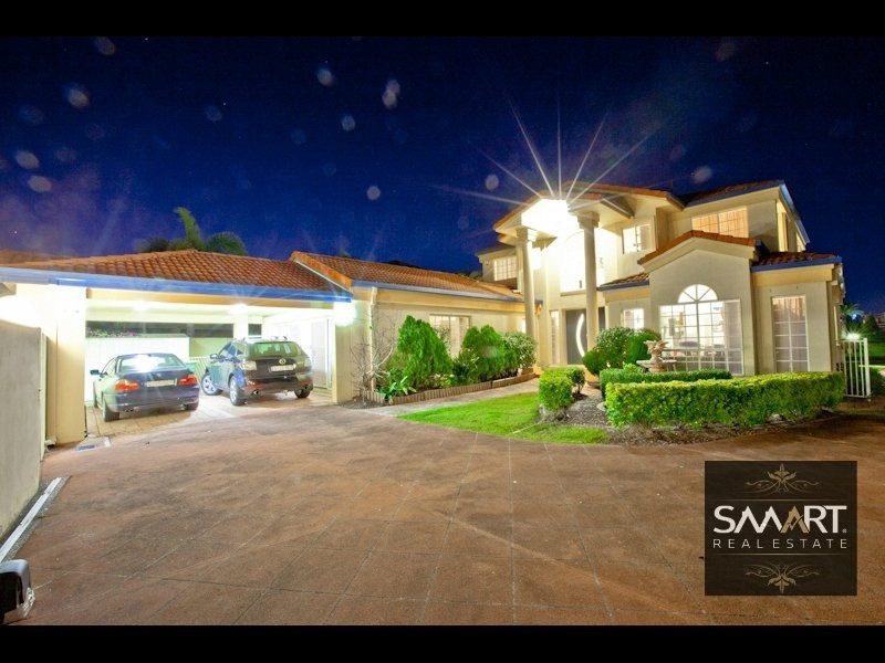 Clear Island Waters QLD 4226