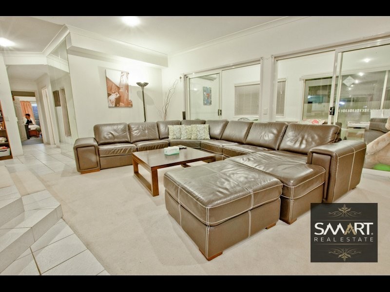 Clear Island Waters QLD 4226