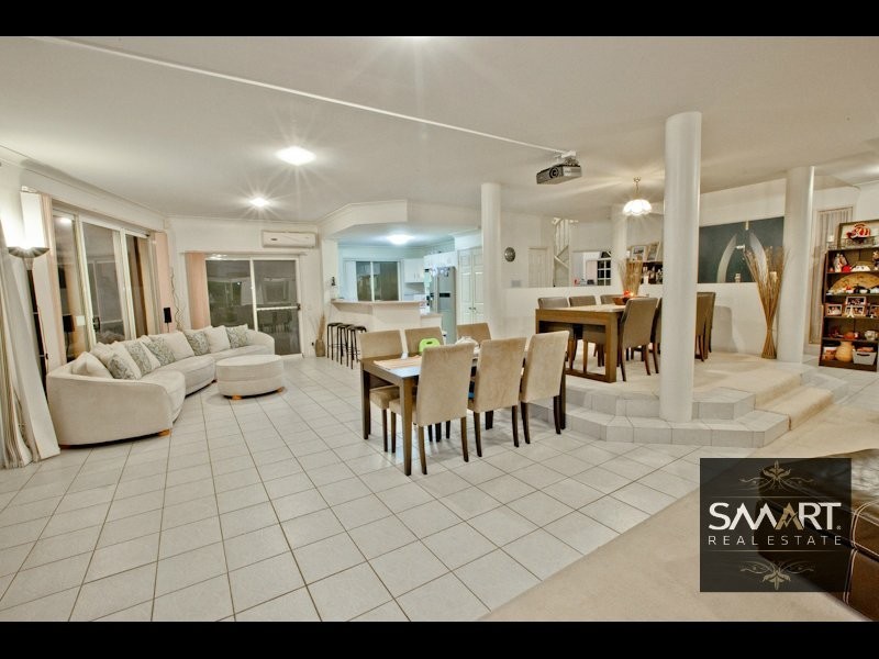 Clear Island Waters QLD 4226