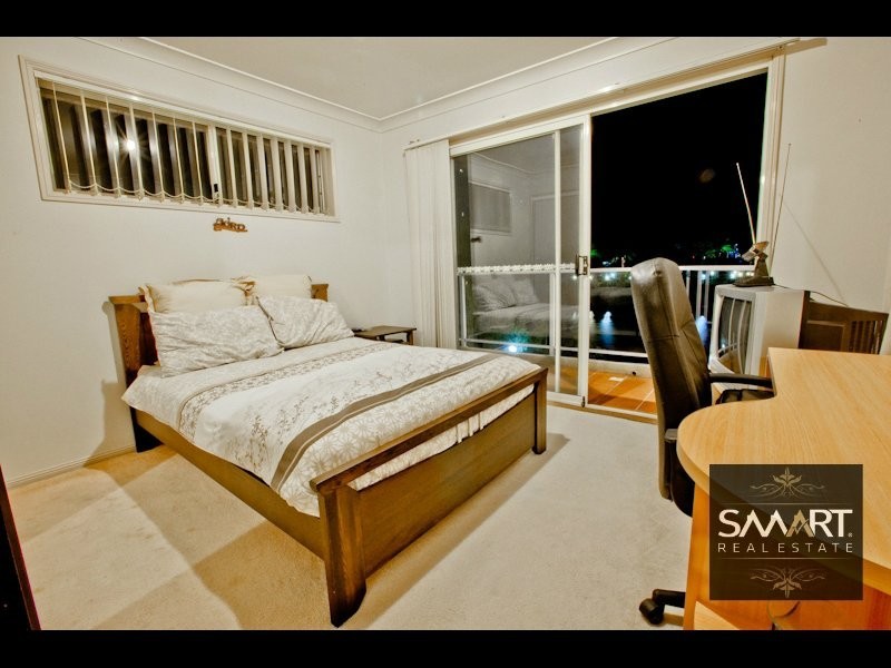 Clear Island Waters QLD 4226