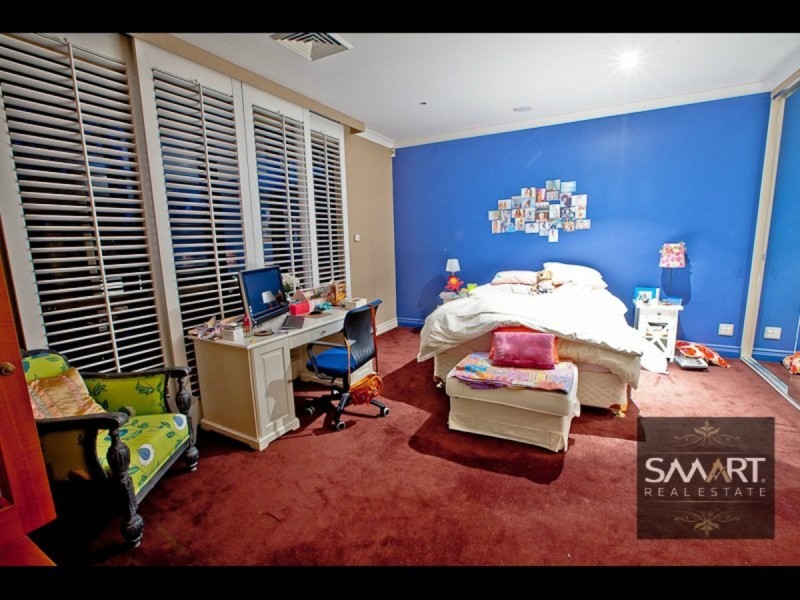 121-123 Commodore Drive, Surfers Paradise QLD 4217