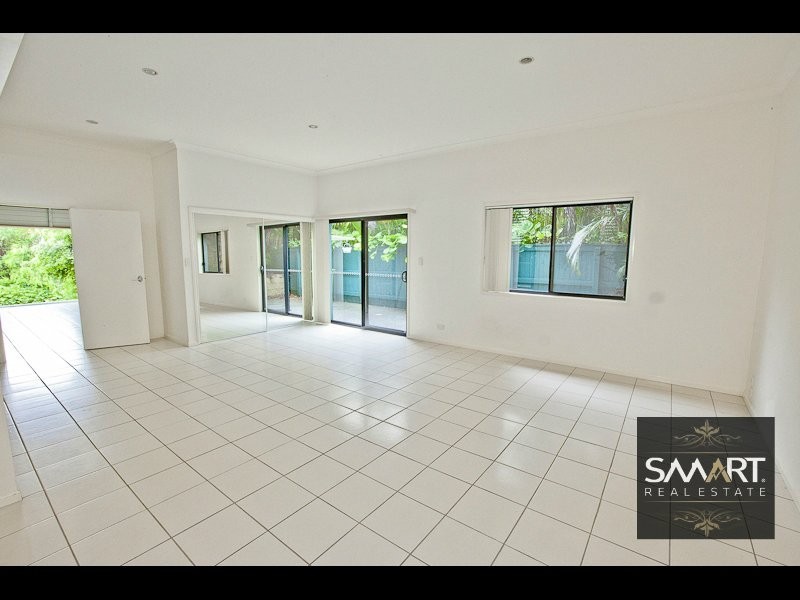 Highland Park QLD 4211