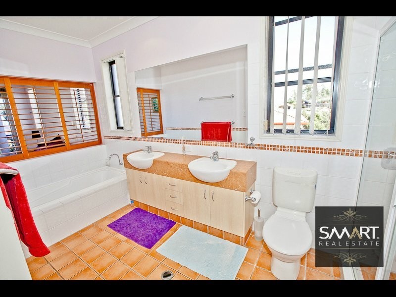 Highland Park QLD 4211