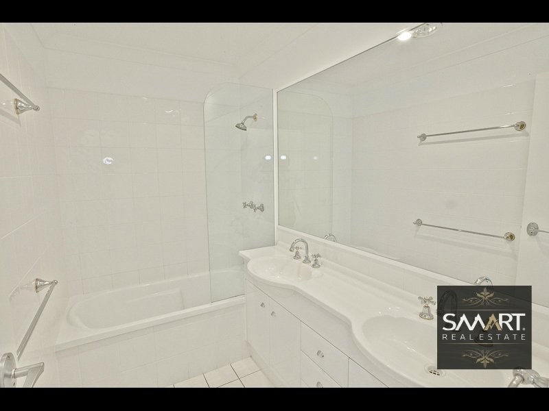 Highland Park QLD 4211