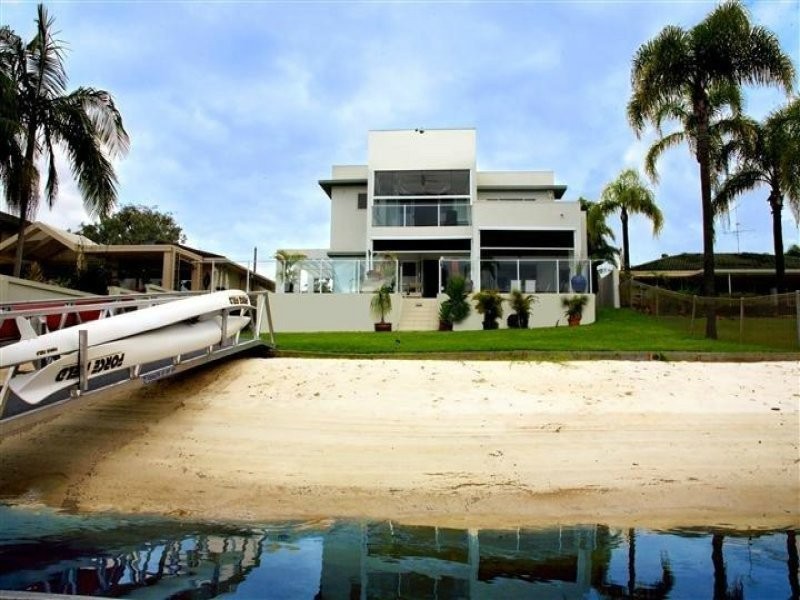 Broadbeach Waters QLD 4218