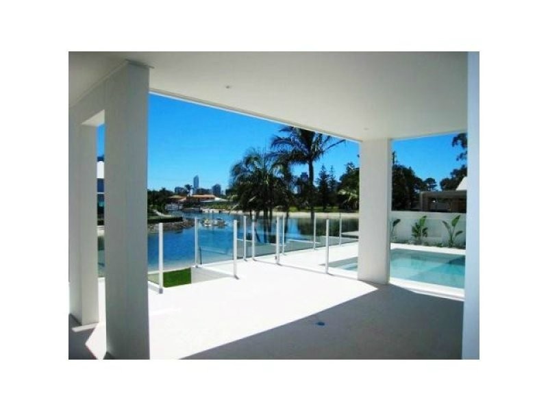 Broadbeach Waters QLD 4218