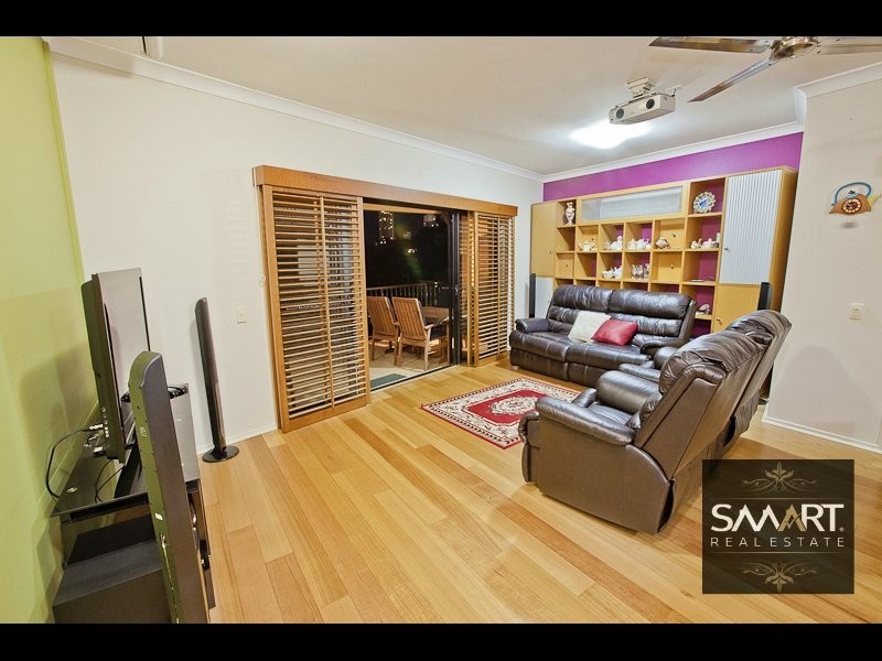 Chevron Island QLD 4217