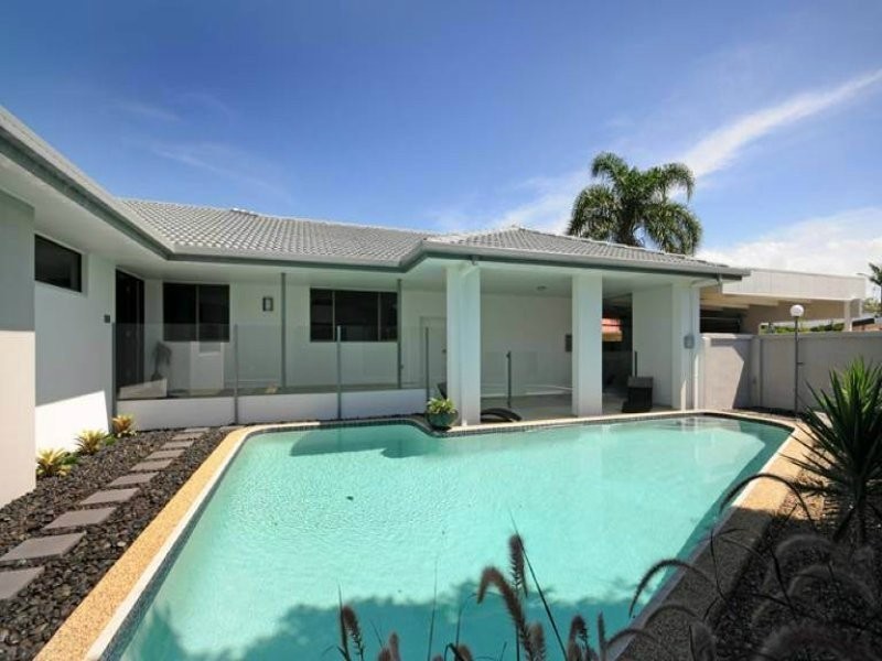 Broadbeach Waters QLD 4218