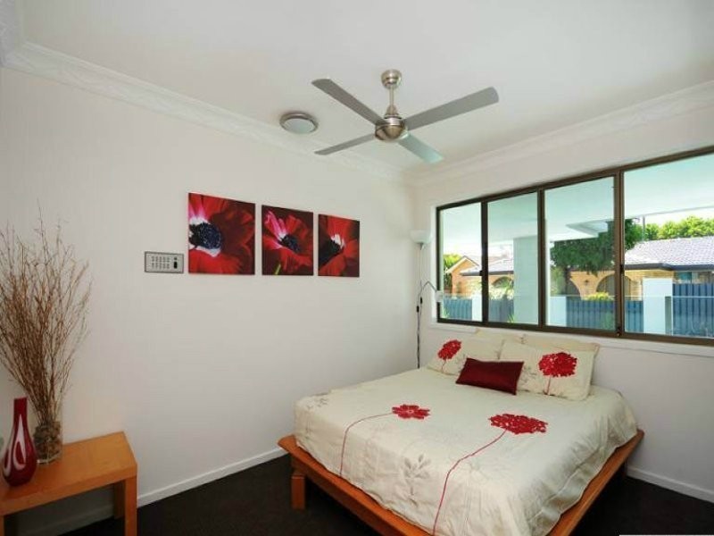 Broadbeach Waters QLD 4218