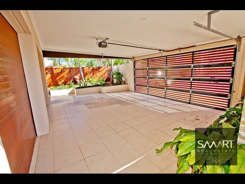 Chevron Island QLD 4217