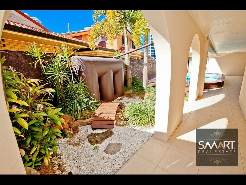 Chevron Island QLD 4217