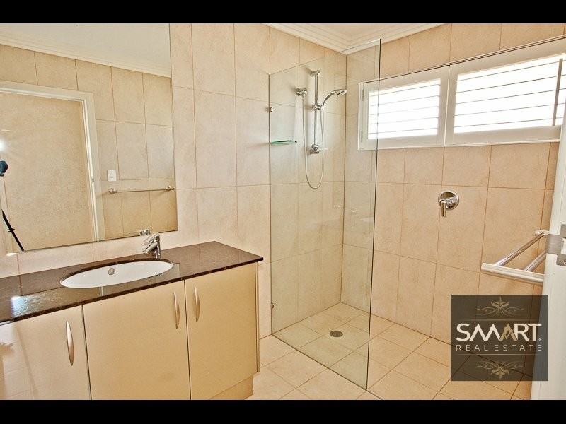 Chevron Island QLD 4217