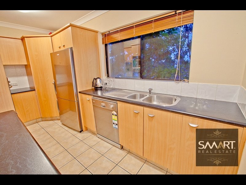 Chevron Island QLD 4217