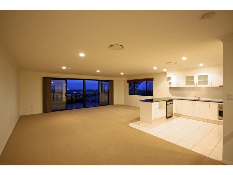 Highland Park QLD 4211