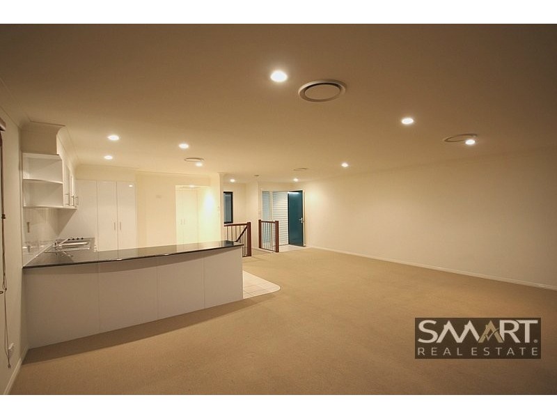 Highland Park QLD 4211