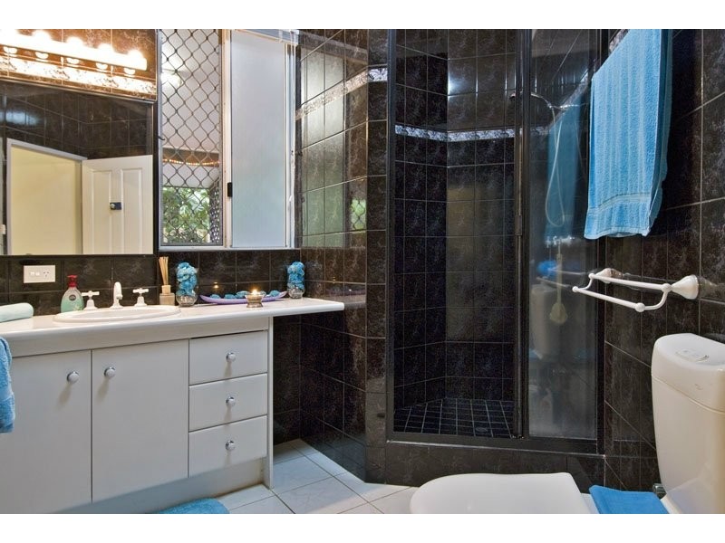 2 Compton Court, Bentley Park QLD 4869