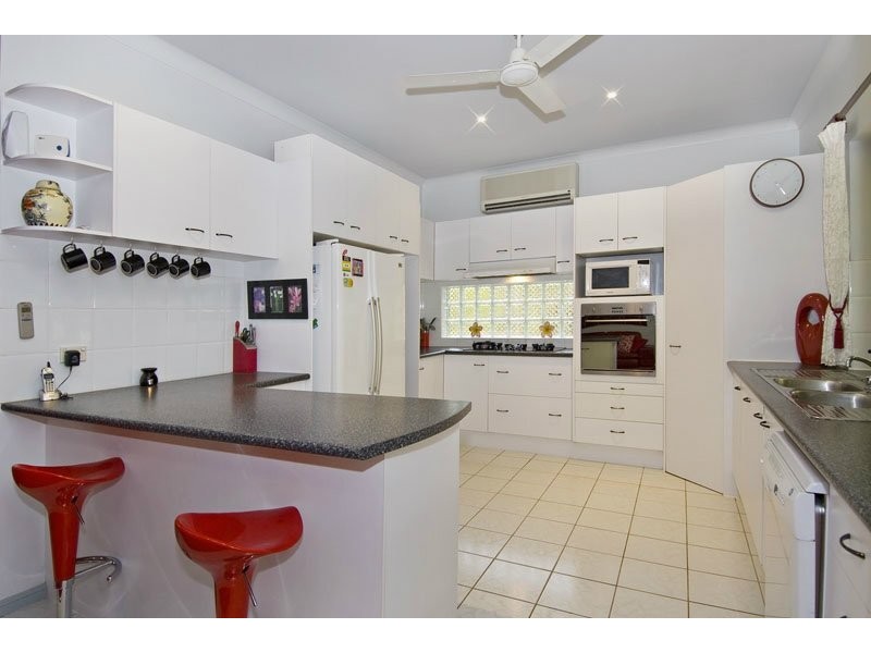 2 Compton Court, Bentley Park QLD 4869