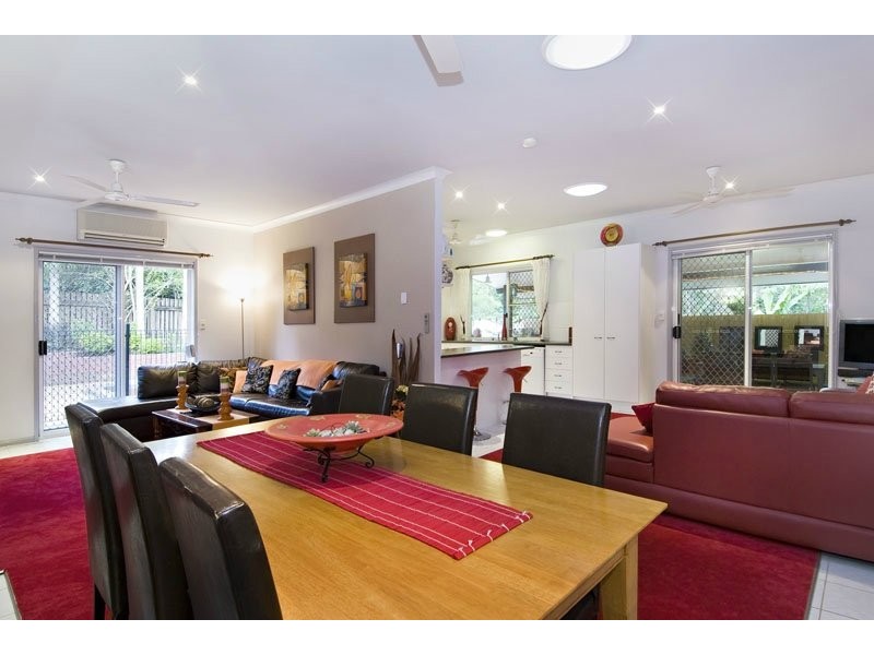 2 Compton Court, Bentley Park QLD 4869