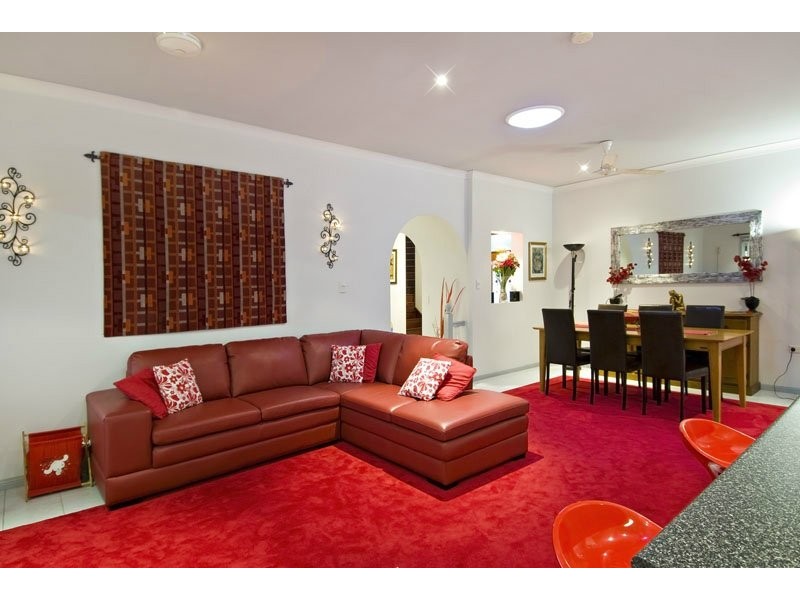 2 Compton Court, Bentley Park QLD 4869