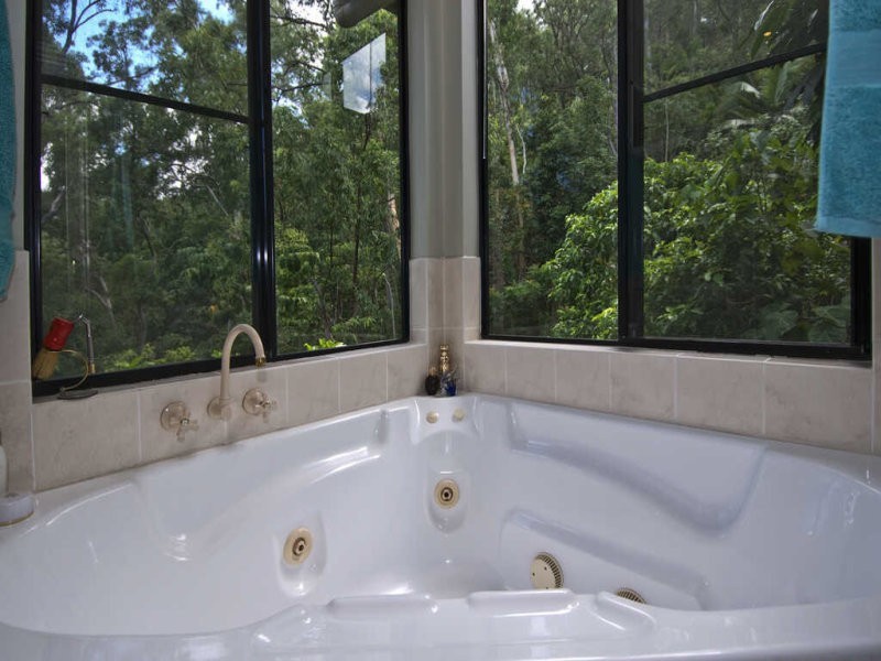 4 GAYUNDAH CLOSE, Earlville QLD 4870