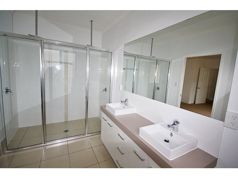 189 Toogood Road, Bayview Heights QLD 4868