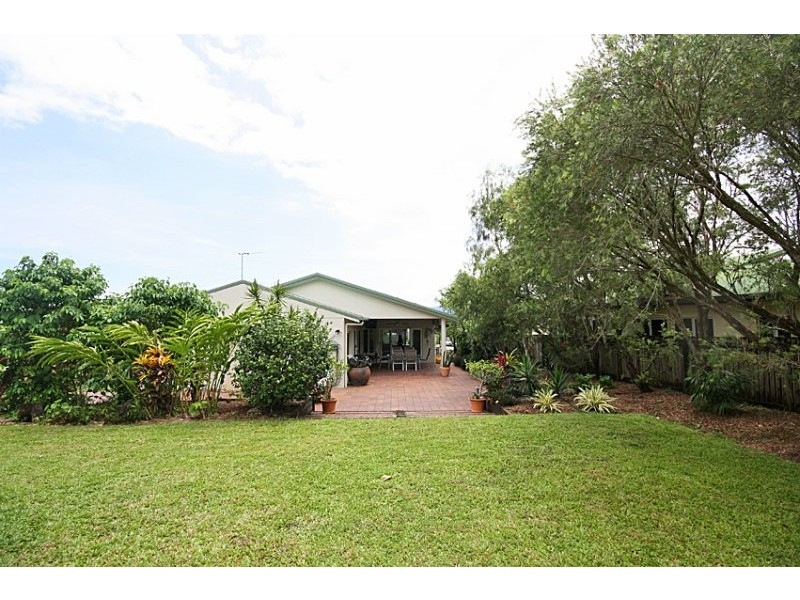 11 Nell Close, Kanimbla QLD 4870