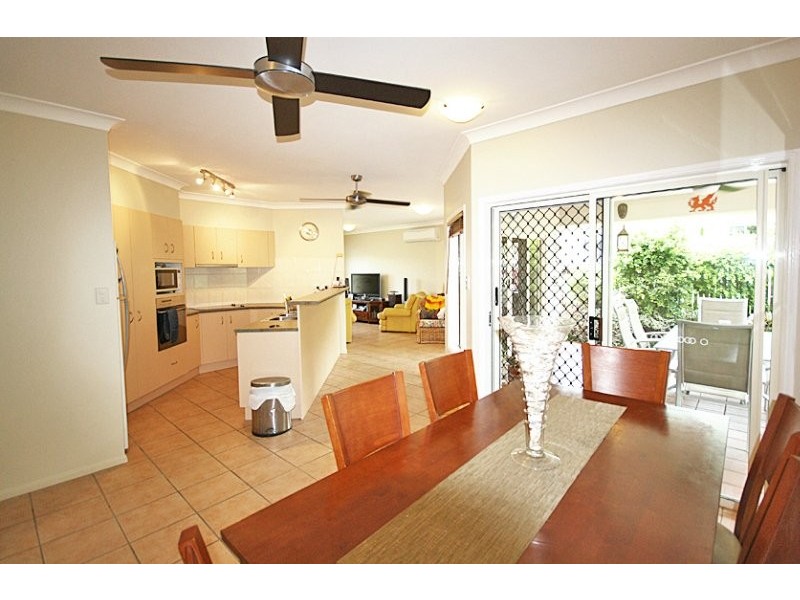 11 Nell Close, Kanimbla QLD 4870