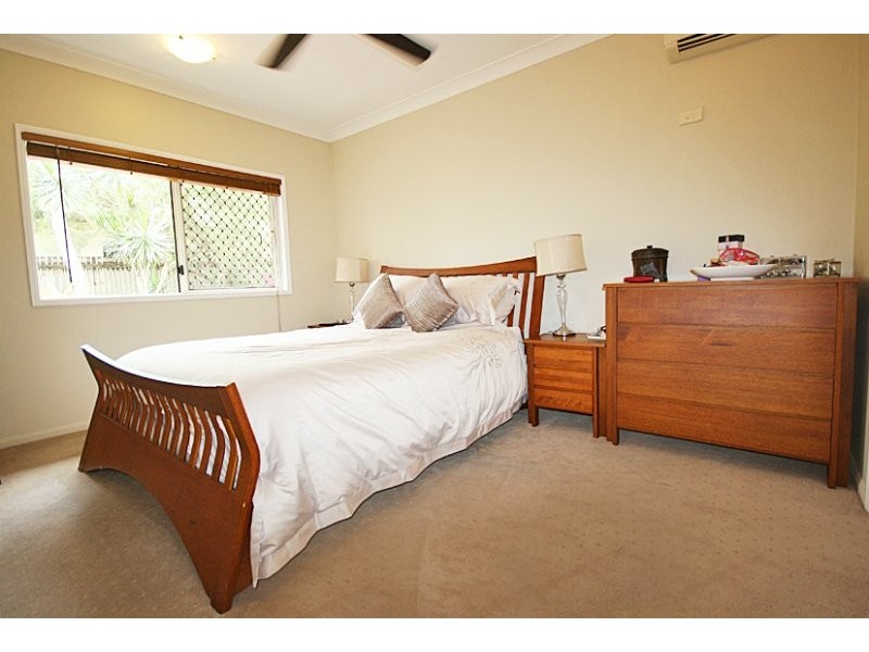 11 Nell Close, Kanimbla QLD 4870