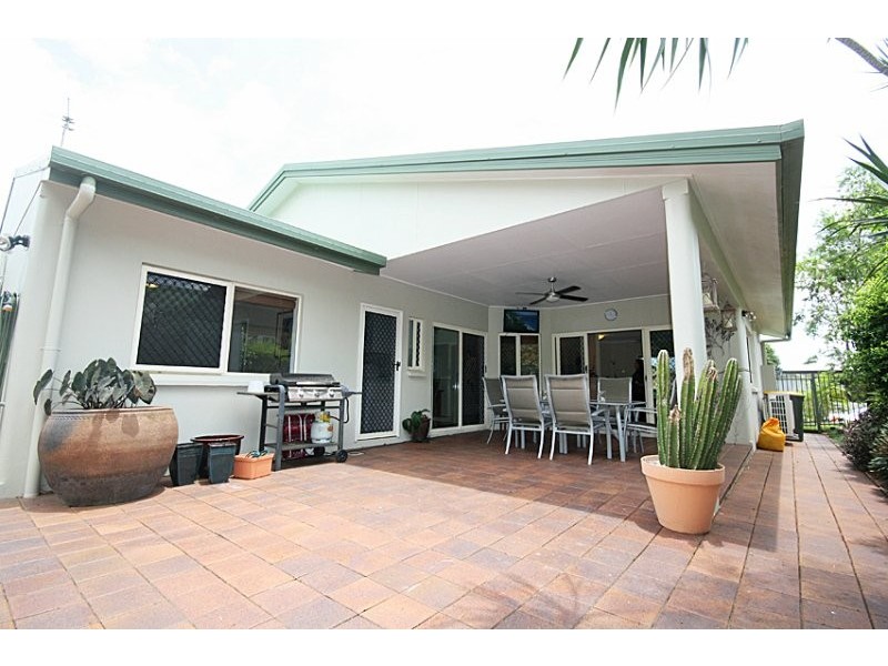 11 Nell Close, Kanimbla QLD 4870