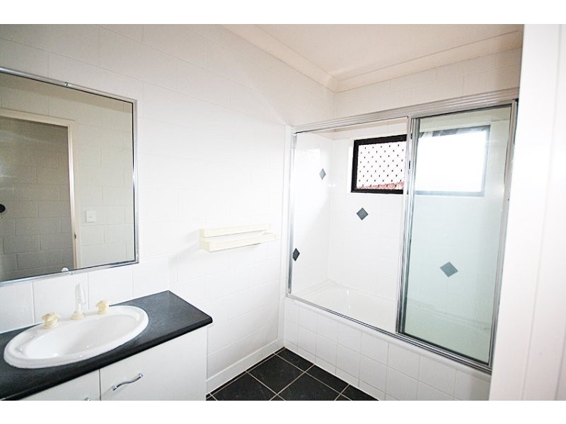 8 Avondale Close, Mount Sheridan QLD 4868