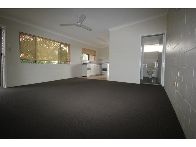 4/12 Sandown Close, Woree QLD 4868