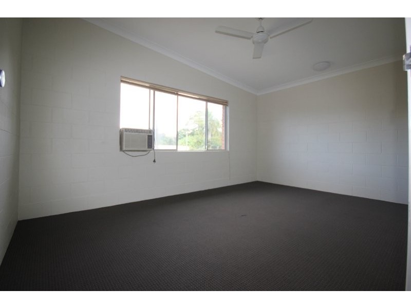 4/12 Sandown Close, Woree QLD 4868