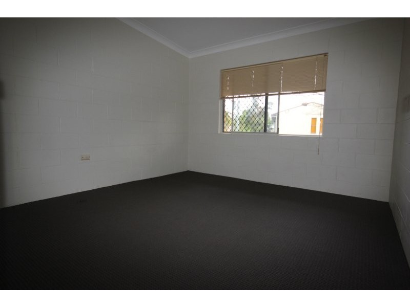 4/12 Sandown Close, Woree QLD 4868