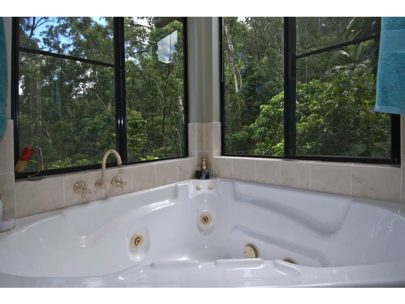 4 Gayundah Street, Earlville QLD 4870