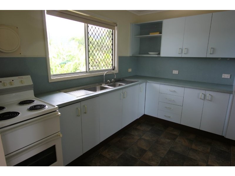 21 Lynette Street, Woree QLD 4868