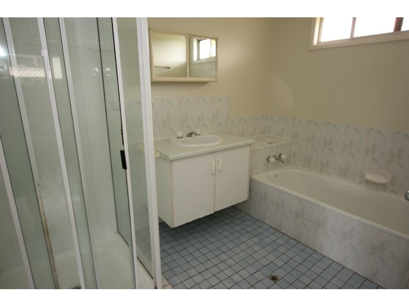 21 Lynette Street, Woree QLD 4868