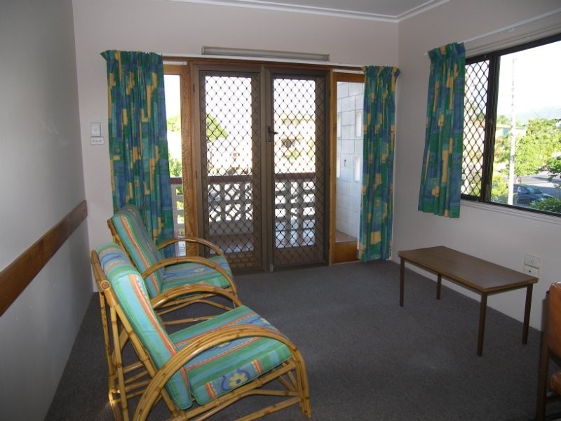 1/263 Lake Street, Cairns North QLD 4870