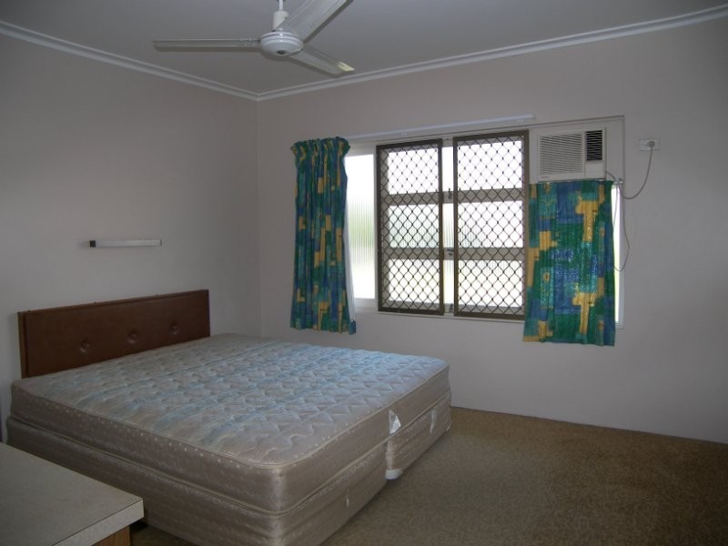 1/263 Lake Street, Cairns North QLD 4870