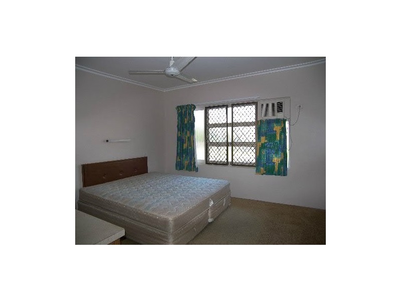 1/263 Lake Street, Cairns North QLD 4870