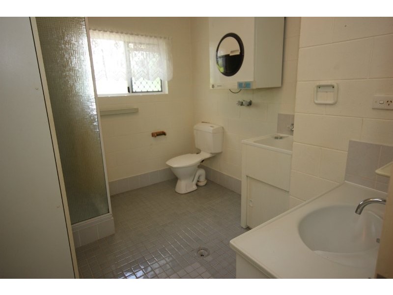 8/74 Swallow Street, Mooroobool QLD 4870