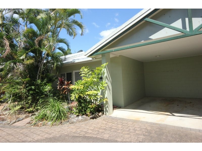 8/74 Swallow Street, Mooroobool QLD 4870