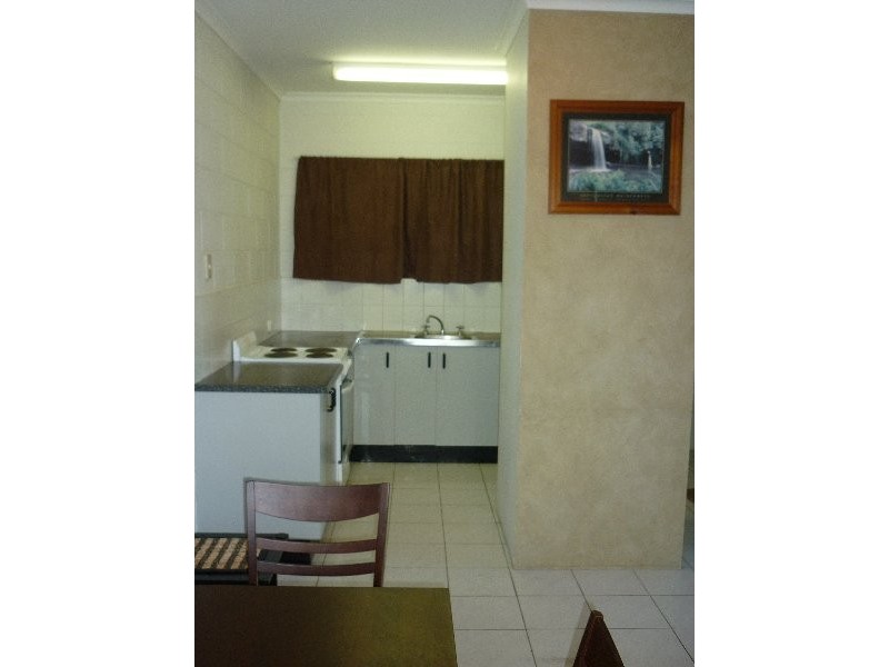 21/215 Mcleod Street, Cairns North QLD 4870