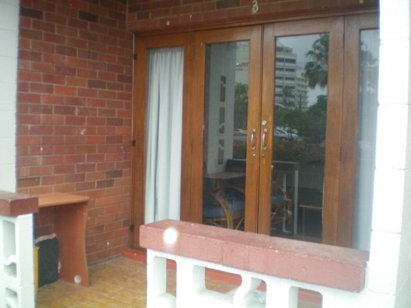 3/263 Lake Street, Cairns North QLD 4870