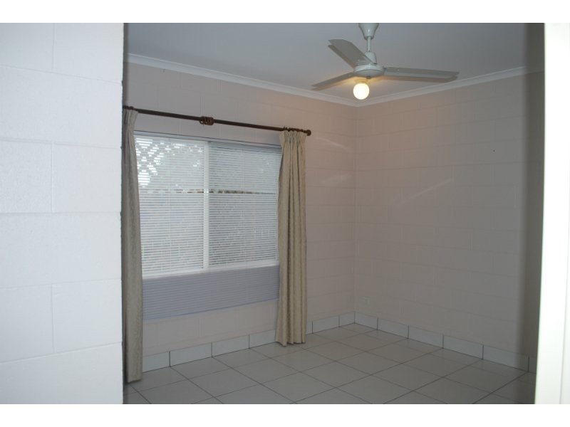 11 Rafferty, White Rock QLD 4868