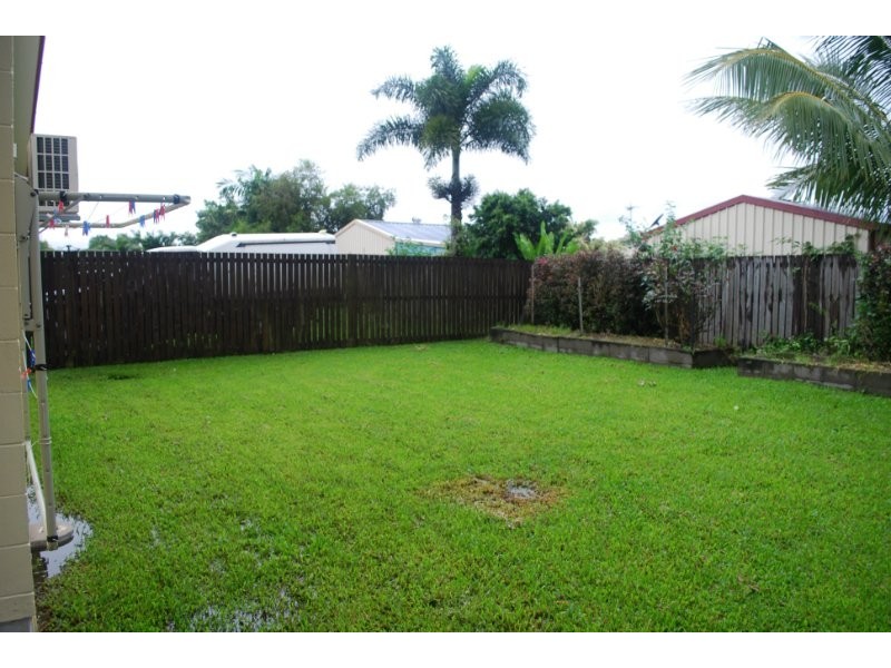 11 Rafferty, White Rock QLD 4868